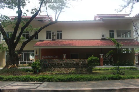 Main Entrance — Acacia Residence Hall
